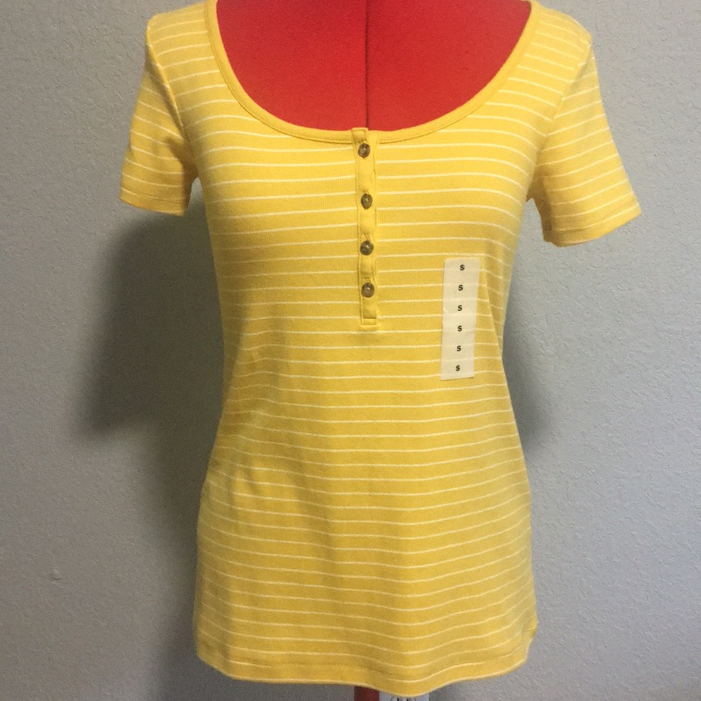 4/$25 New Old Navy yellow and white striped shirt